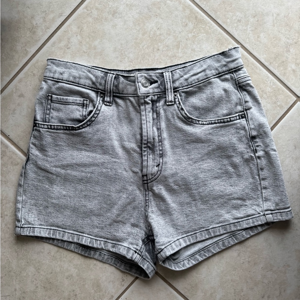 Wild Fable Gray Jean Shorts High-Waisted, size 4